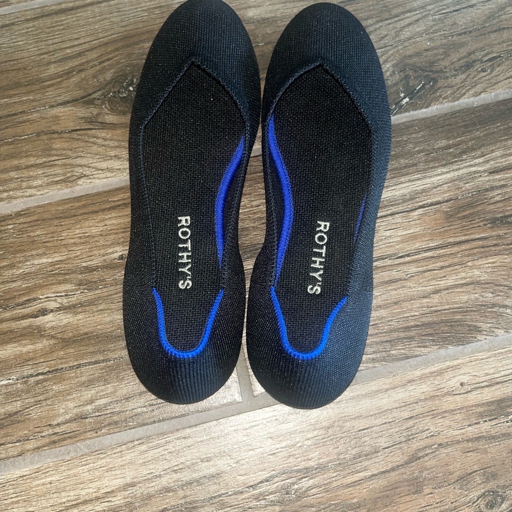 Rothy’s black round ballet flat - Picture 3 of 3